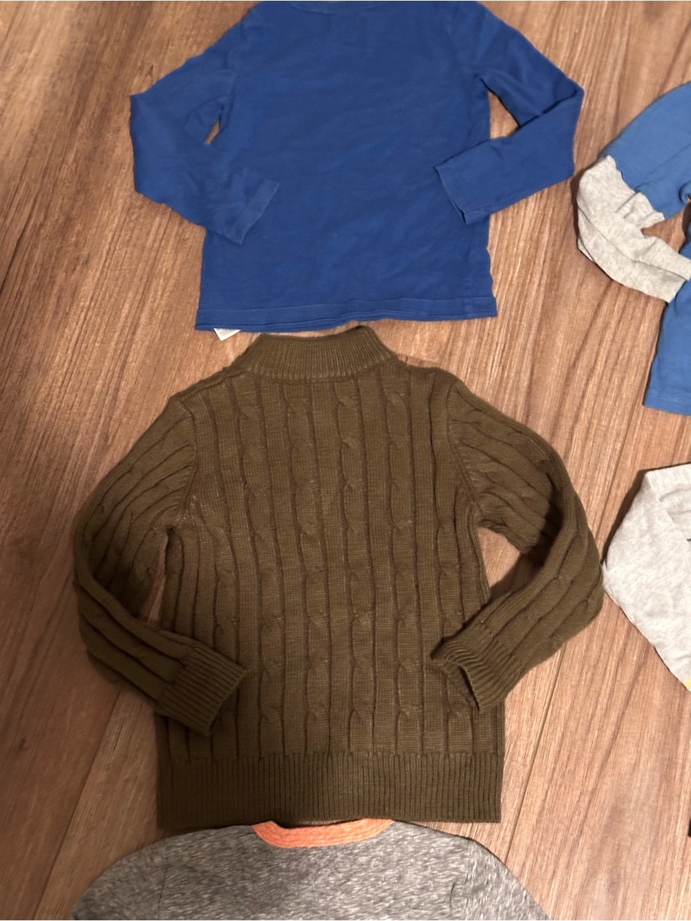 Bundle of Boys 3T Long Sleeve Top and Sweaters - Picture 11 of 12